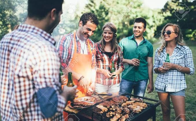 5 Tips Mengadakan Pesta BBQ Asyik dan Seru Bareng Temenmu. Low Budget Juga Pastinya!