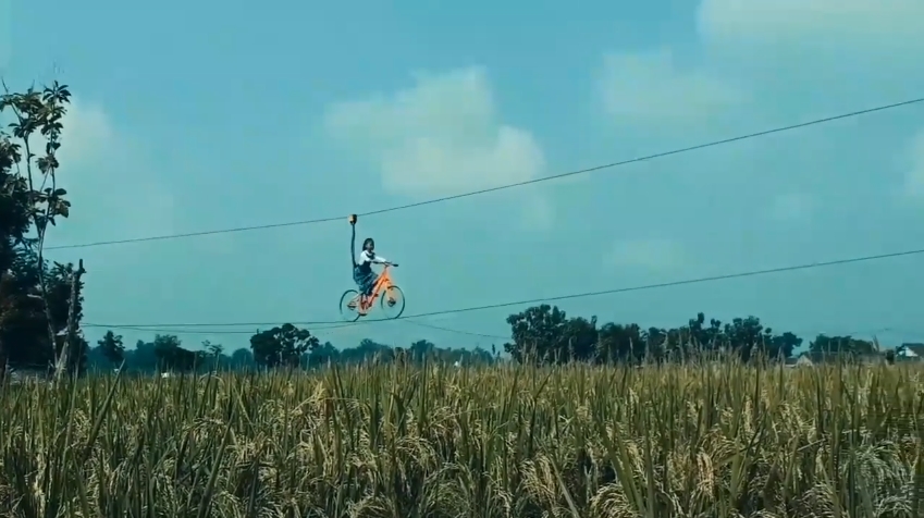 Unik Banget, Taman Wisata di Tengah Sawah yang Hits di Madiun. Dibikin Buat Tempat Main Anak-anak!