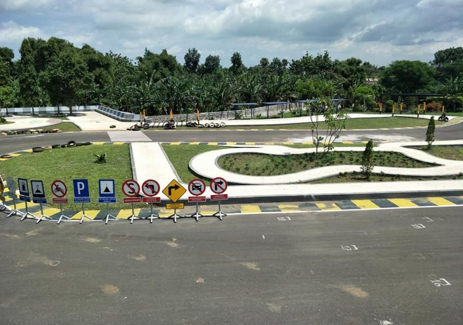 Unik Banget, Taman Wisata di Tengah Sawah yang Hits di Madiun. Dibikin Buat Tempat Main Anak-anak!