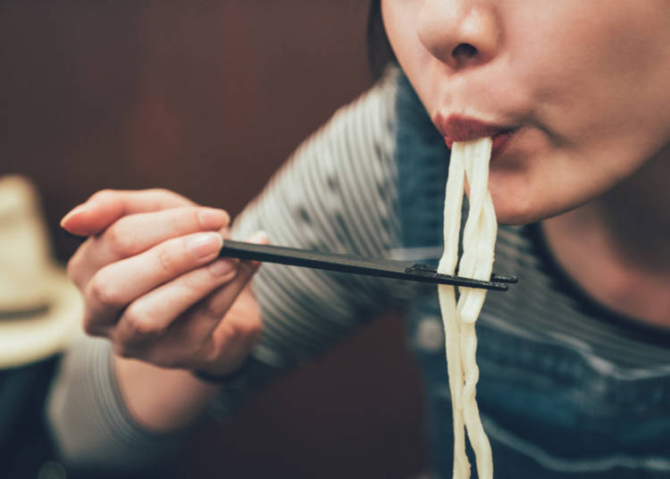 10 Kebiasaan Unik Orang Jepang yang Bikin Geleng-Geleng Kepala. Sewa Pacar Palsu tuh Lumrah Banget!