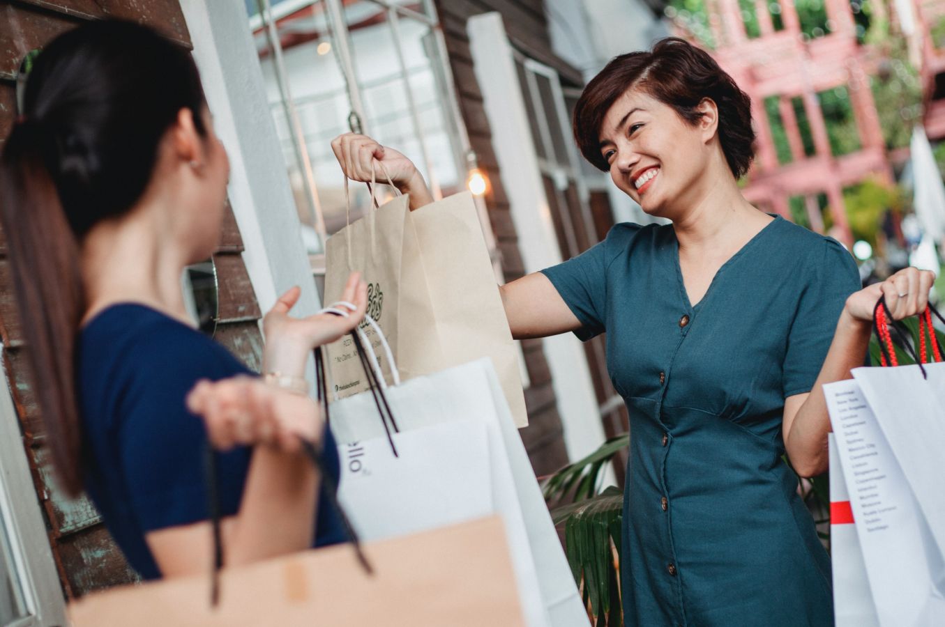 Menjaga Hubungan Pertemanan dengan Cara Mendukung Bisnis. Ingat, Jualan Teman Itu Bukan Sedekah!