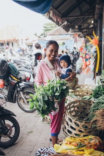 7 Tipe Orang Indonesia Kalau Lagi Nawar Barang. Skill Dewa Milik Ibu-Ibu yang Perlu Kamu Kuasai nih