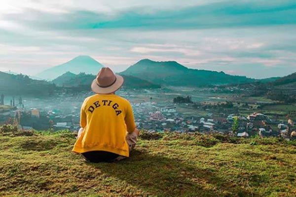 6 Destinasi Berburu Sunrise di Dieng yang Pemandangannya Paripurna. Pas Banget Mumpung Ada Embun Es!