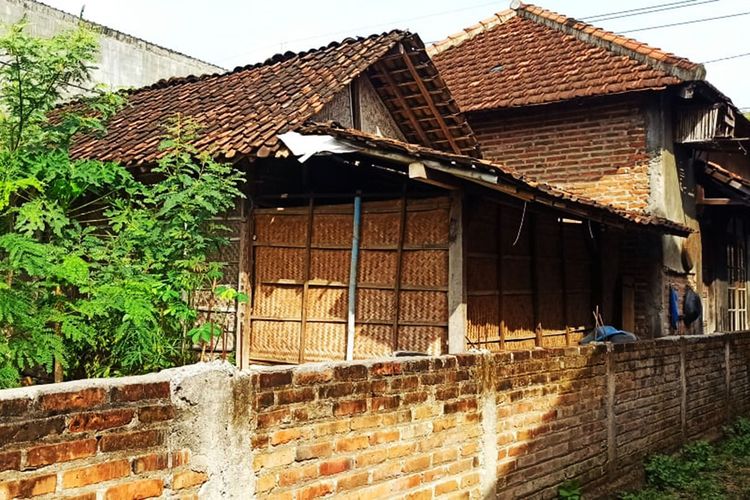 Hanya Karena Kotoran Ayam, Rumah Seorang Warga di Ponorogo Ditembok Tetangganya