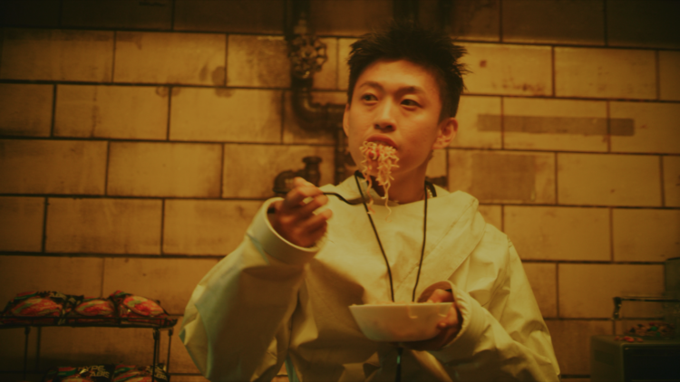 Perjalanan Karier Rich Brian dan Kejutan di Musik Video Terbarunya yang Bikin Salah Fokus