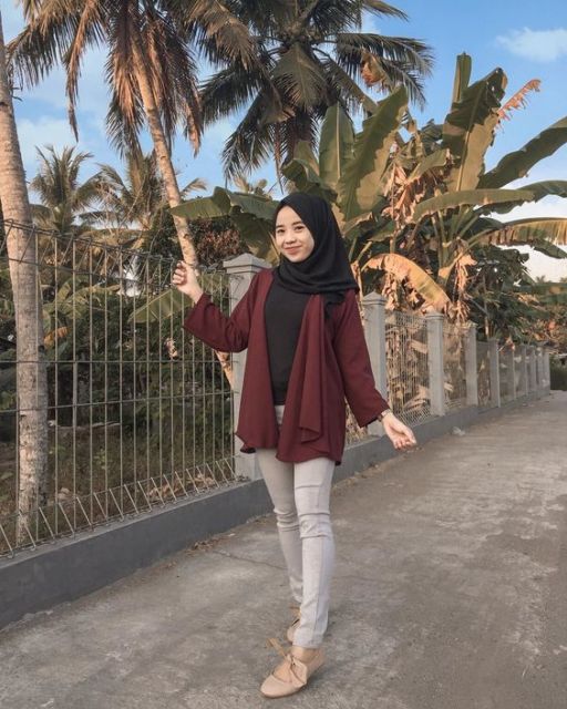 8 Ide Model Cardigan Berwarna Cerah Buat Hijabers. Lucu dan Kekinian Banget!