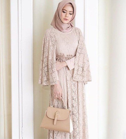 Pesona Kebaya Cape yang Menawan; Solusi Buat Pemilik Lengan dan Dada Besar!