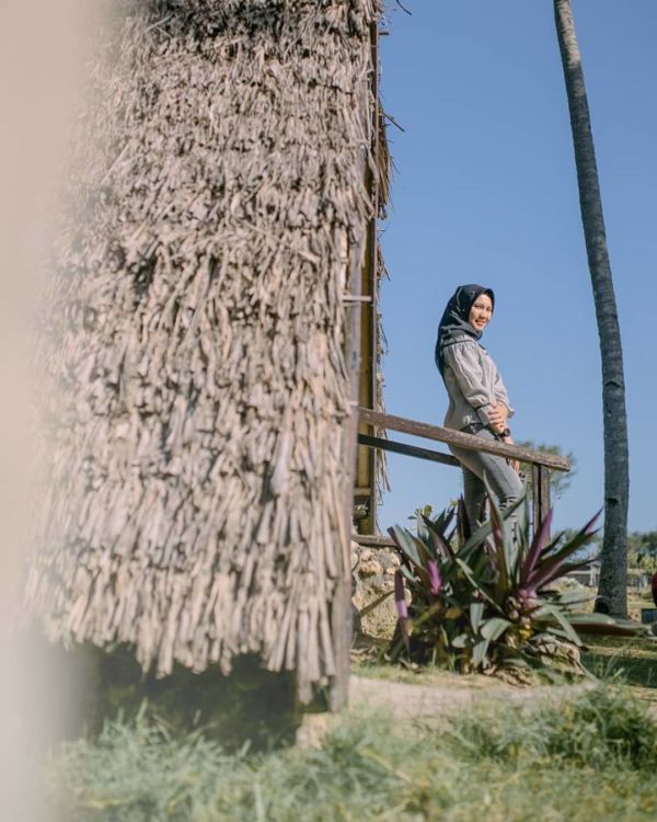 Rangdo Pondok Bambu di Parangtritis, Destinasi Staycation Seru yang Bikin Serasa Liburan di Hawaii~