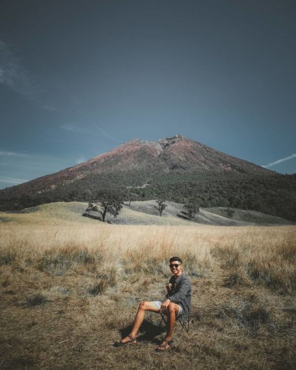 Viral Pendaki Dugem Massal di Savana Propok Lombok. Langgar New Normal dan Etika Pendakian!