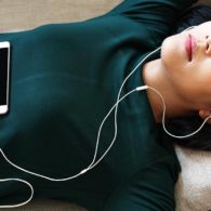 Jenis Lagu Pengantar Tidur dan Rekomendasinya. Bisa Mengobati Insomnia Selama Pas Musiknya