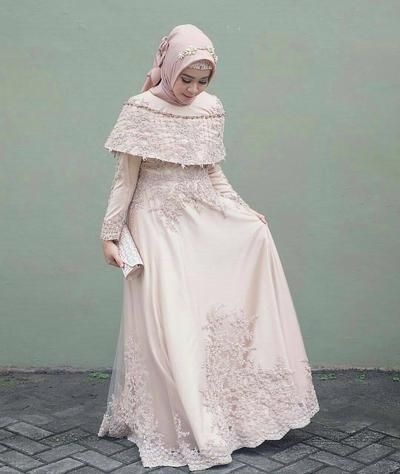 Pesona Kebaya Cape yang Menawan; Solusi Buat Pemilik Lengan dan Dada Besar!