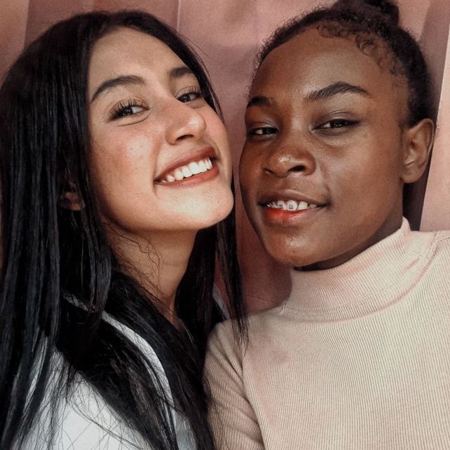 Hits di Instagram! Ini Penampilan Unik Afifah dan Sylla yang Cantiknya Eksotis