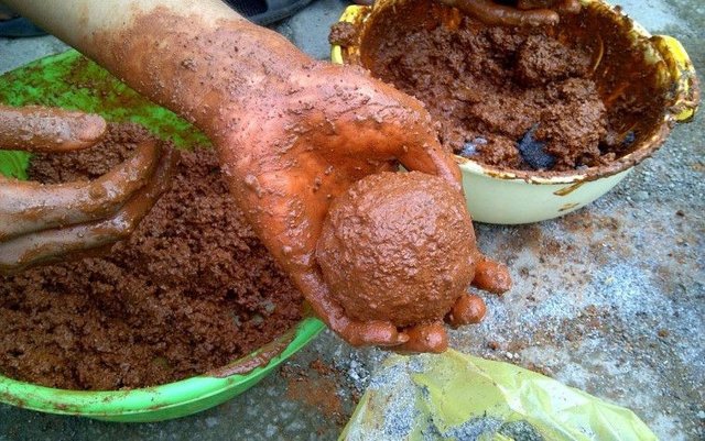 6 Cara Membuat Telur Asin yang Gurih dan Masir. Bisa Pakai Abu Gosok atau Cuma Garam dan Air