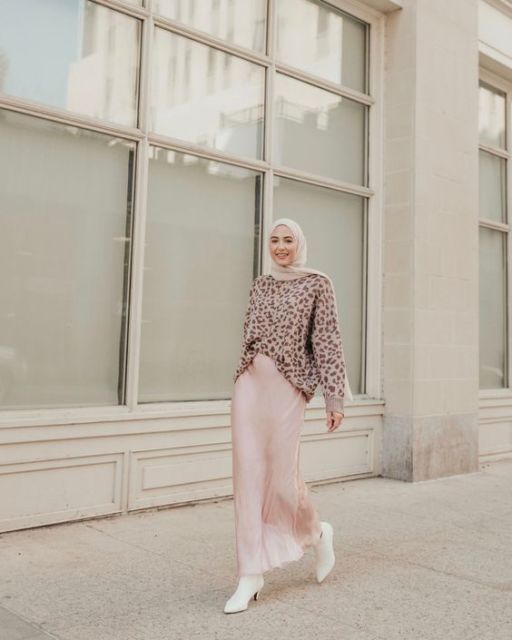 Cantiknya Motif Leopard Buat Foto OOTD; Jauh Banget dari Kesan Seram!