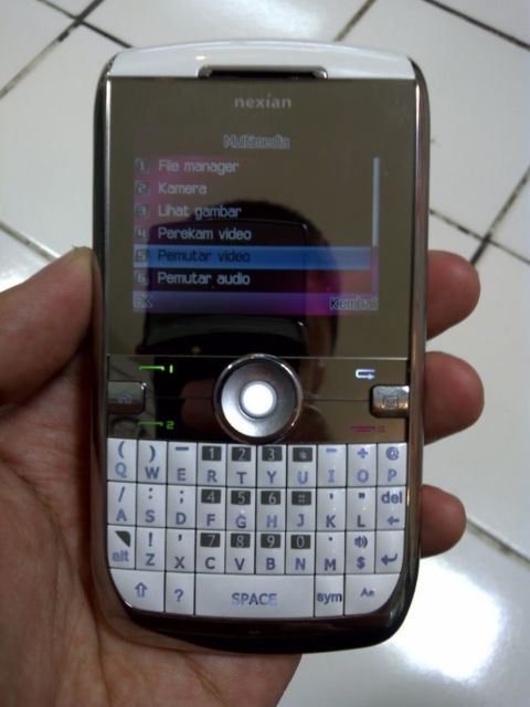 Nostalgia Kejayaan HP QWERTY, Sobat Miskin yang Nggak Bisa Beli Blackberry Pasti Pernah Pakai Ini