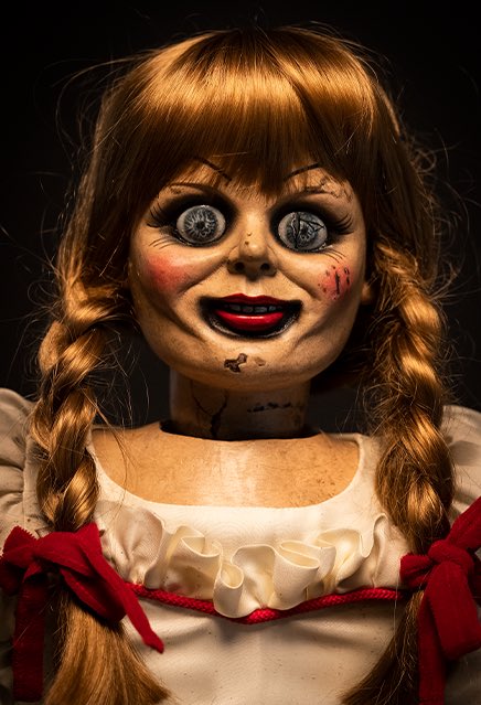 Sempat Dikabarkan Kabur, Boneka Misterius Annabelle Dikonfirmasi Tetap Berada di Museum