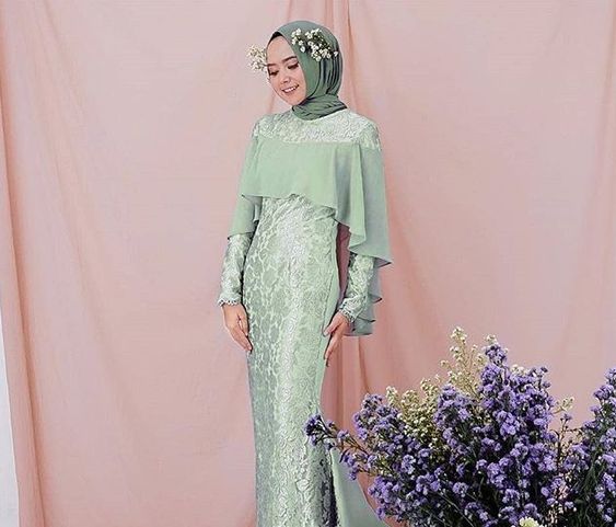 Pesona Kebaya Cape yang Menawan; Solusi Buat Pemilik Lengan dan Dada Besar!