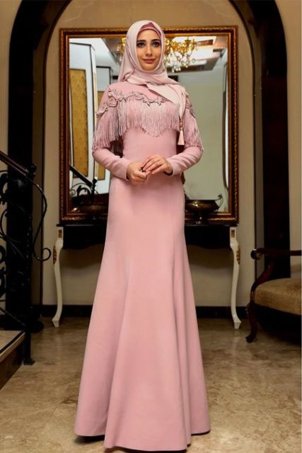 Pesona Kebaya Cape yang Menawan; Solusi Buat Pemilik Lengan dan Dada Besar!