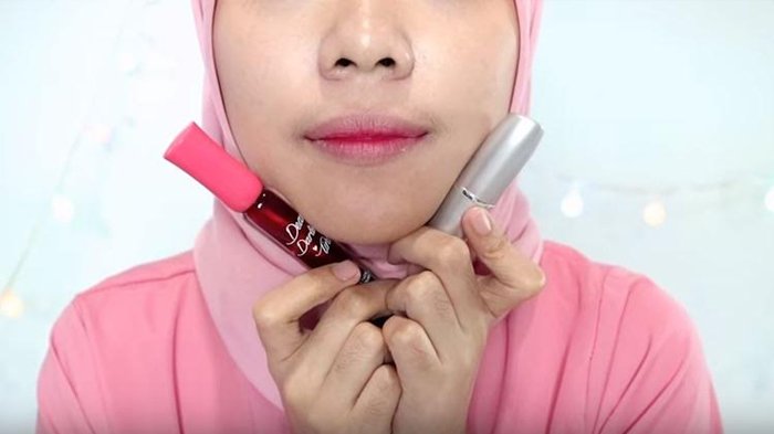 Wajib Tahu! Inilah Alasan Kenapa Nggak Semua Cewek Cocok Pakai Lipstik Ombre