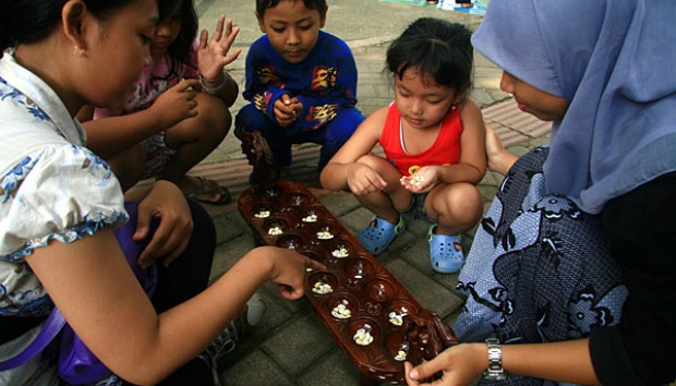 Mengenang 8 Permainan Tradisional Indonesia Beserta Filosofi yang Terkandung di Dalamnya