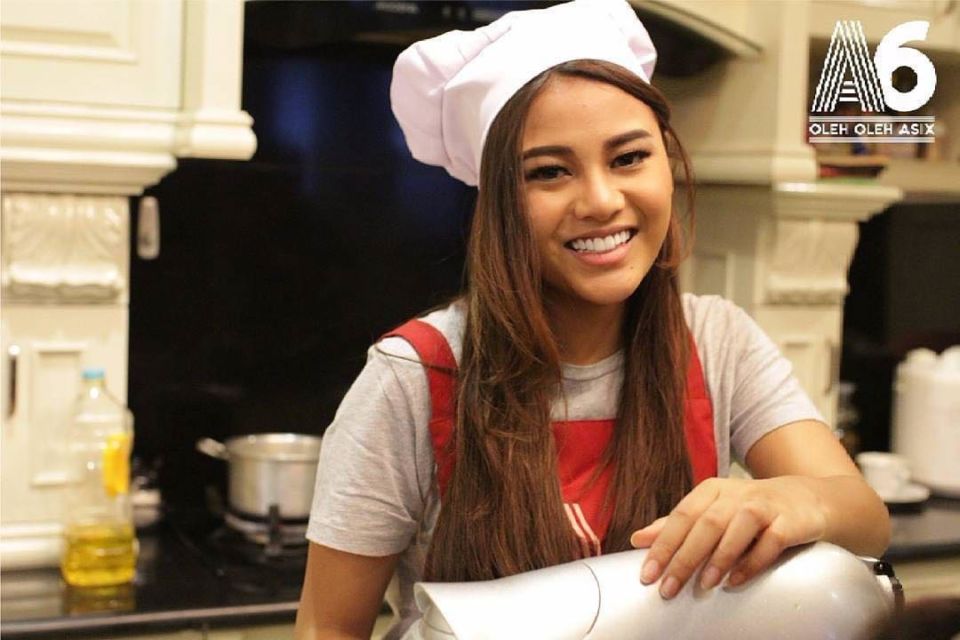 Dari Aurel Hermansyah hingga Nagita Slavina, 10 Artis ini Ternyata Pernah Sekolah Memasak, lo