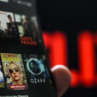 Mulai 1 Agustus 2020 Harga Netflix Resmi Naik Karena Pajak. Ini Beberapa Harga Terbarunya