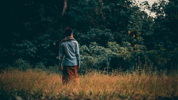 Menyebut Namamu Melalui Sepertiga Malam adalah Cara Terbaikku Saat Hati Hanya Mampu Mencintai dalam Diam