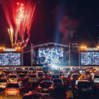 Serunya Konser Musik Drive-In di Jakarta, Tepuk Tangan Penonton Diganti Klakson Mobil Bersahutan