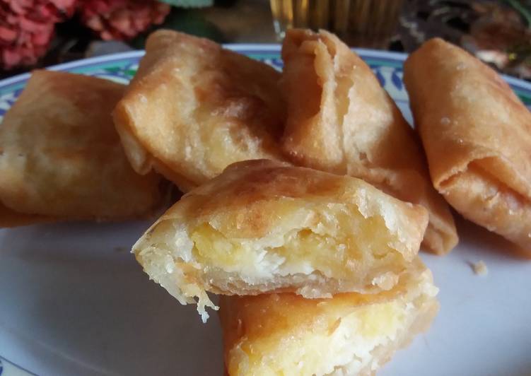 6 Kreasi Camilan Gurih dan Manis dari Kulit Lumpia. Tipis Lentur Anti Sobek, Praktis Bikinnya