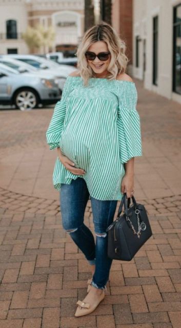 7+ Inspirasi Maternity Style Mama dengan Denim. Bikin Kelihatan Gemas, Kayak Masih ABG