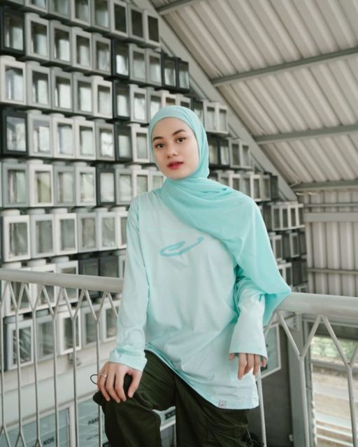 Tips dan Trik Tampil Percaya Diri dengan Gaya Hijab Ala Dinda Hauw. Penting Nih!