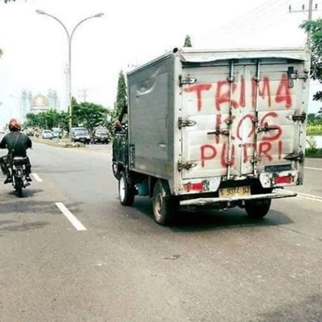 11 Papan Iklan Kos-kosan yang Absurd bin Kocak. Pemilik Rumahnya Pasti Suka Bercanda nih :D