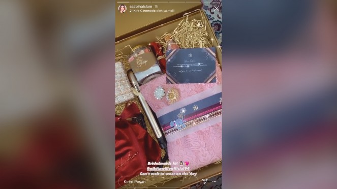 Hadiah Mewah 5 Seleb untuk Bridesmaid. Dari Kamera, Perhiasan, Sampai Catokan Rambut!