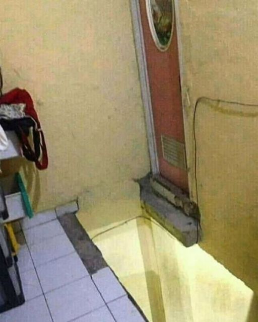 Deretan Pintu Ajaib yang Kalau Dibuka Mengundang Bahaya. Mending Buka Pintu Maaf Kalau Gini mah :(