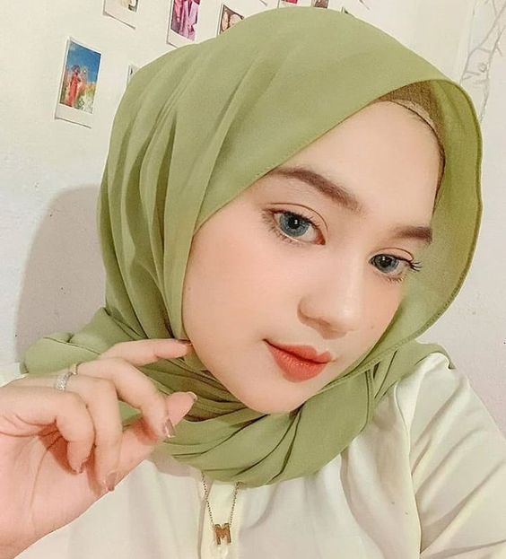 Dulu Katanya Norak, Sekarang 5 Warna Pashmina Ini Ramai Jadi Incaran