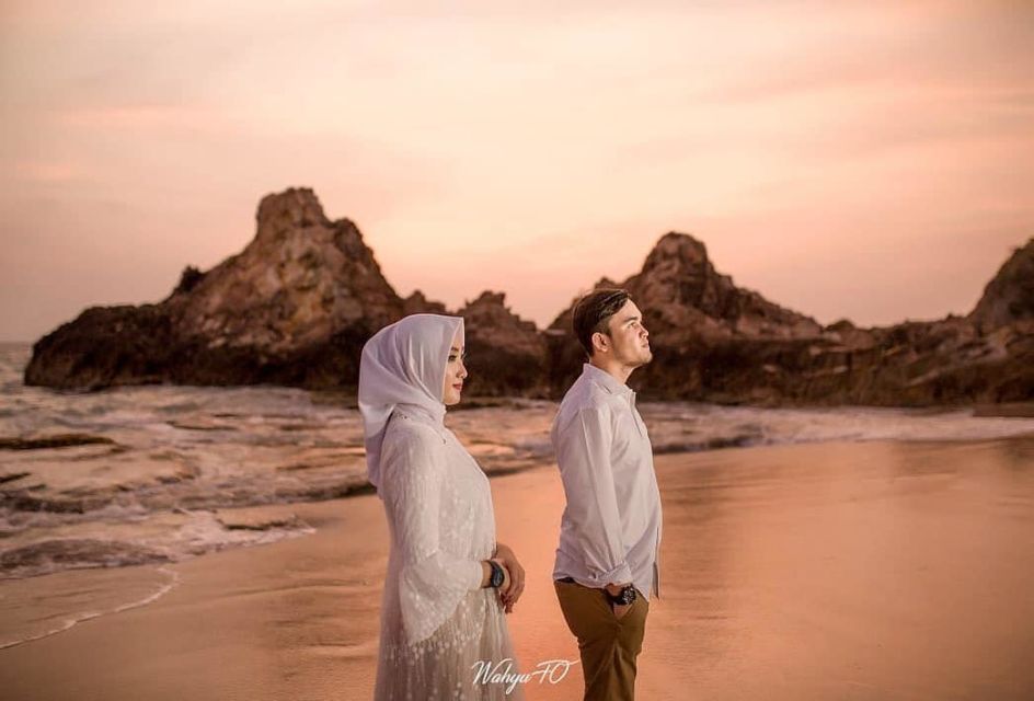 15 Ide Pre-wedding Berlatar Senja. Jaminan Indah dan Romantis Tanpa Banyak Usaha~