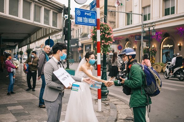 10 Ide Konsep Foto Pre-wedding Pakai Masker di Masa Pandemi. Tetap Dramatis dan Romantis!