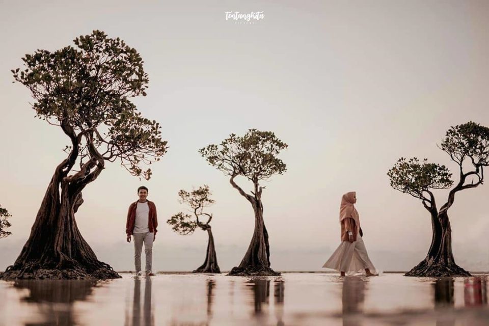 15 Ide Pre-wedding Berlatar Senja. Jaminan Indah dan Romantis Tanpa Banyak Usaha~