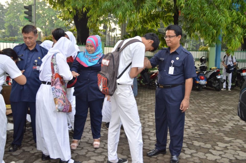 Mengenang 5 Tipe Teman Sekolah Saat Pertama Kali Masuk. Kamu Pasti Relate!