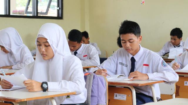 Mengenang 5 Tipe Teman Sekolah Saat Pertama Kali Masuk. Kamu Pasti Relate!