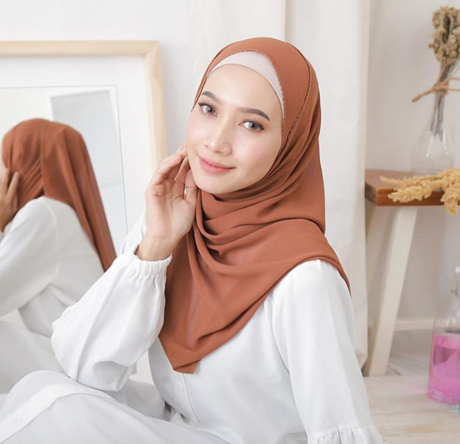 Pusatnya Pashmina, Ini 4 Olshop Lokal yang Menjual Hijab Murah Kualitas Premium!