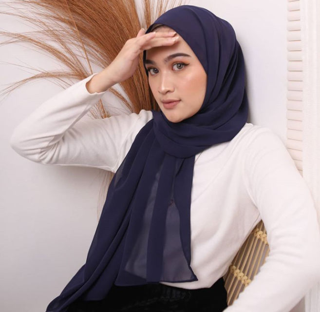 Pusatnya Pashmina, Ini 4 Olshop Lokal yang Menjual Hijab Murah Kualitas Premium!