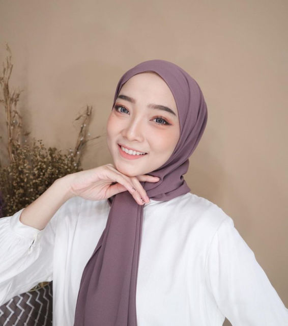 Pusatnya Pashmina, Ini 4 Olshop Lokal yang Menjual Hijab Murah Kualitas Premium!