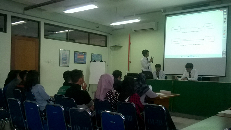 Tipe-tipe Teman Paling Resek Ketika Kita Presentasi di Kelas. Nyusahin Banget Pokoknya!