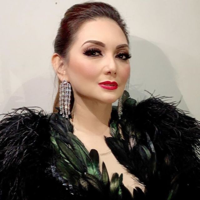 Berusia Lebih dari 50 Tahun, 10 Artis Indonesia ini Tetap Cantik dan Bugar. Seolah Nggak Menua!