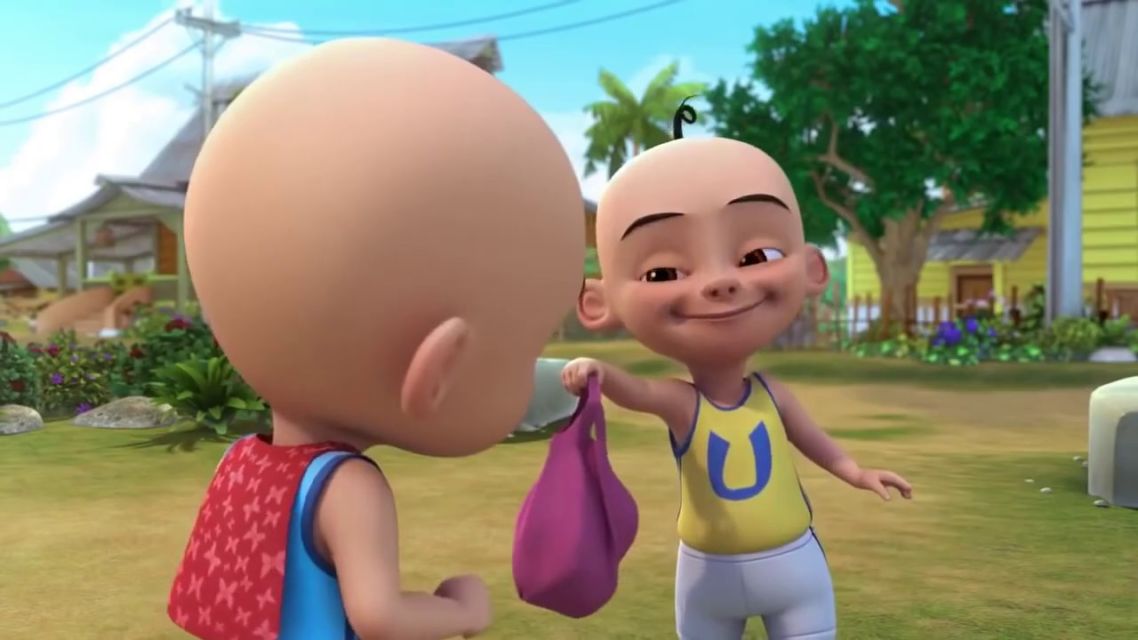 Menguak Misteri Bocah Berbaju Pink di Samping Upin-Upin. Dugaan Warganet sih Masih Saudaraan