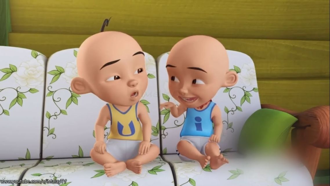 Menguak Misteri Bocah Berbaju Pink di Samping Upin-Upin. Dugaan Warganet sih Masih Saudaraan