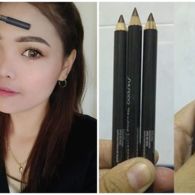 4 Alasan Kenapa Pensil Alis Hitam Sebenarnya Lebih Natural di Banding yang Cokelat. Wah!