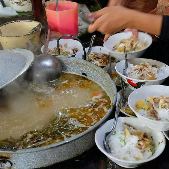 Berkunjung ke Solo? Jangan Lewatkan 12 Kuliner ini. Rasa Khas yang Nggak Akan Kamu Temui di Tempat Lain~