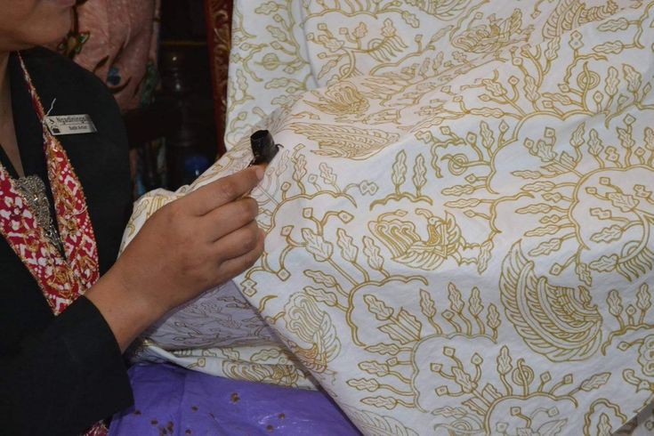 Menjawab Pertanyaan Kenapa Ada Busana Batik Seharga 25.000 Hingga Jutaan. Lumayan, Nambah Wawasan!